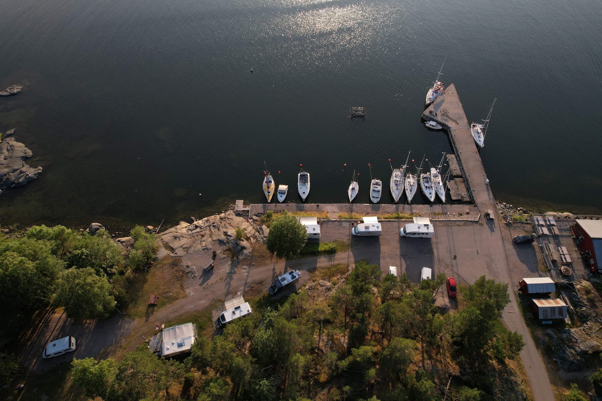 Kustvy – Camping och ställplats vid Dalälven