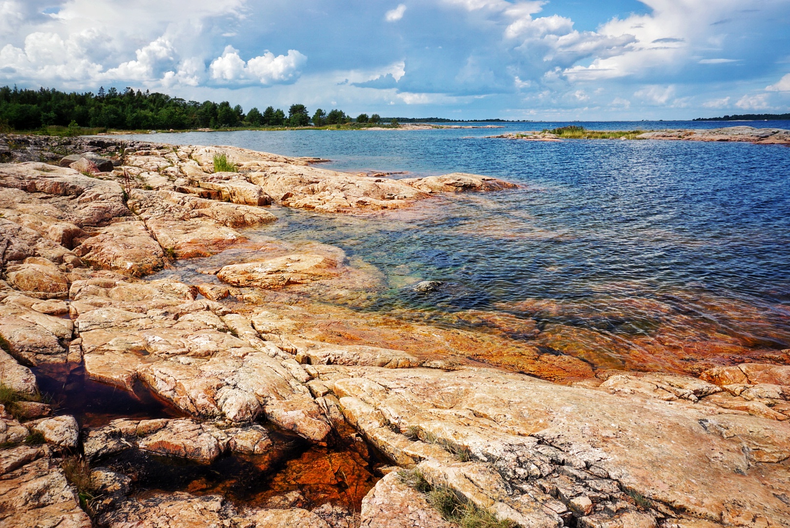 Rödhäll – Naturoase med stuga och stjärnhimmel